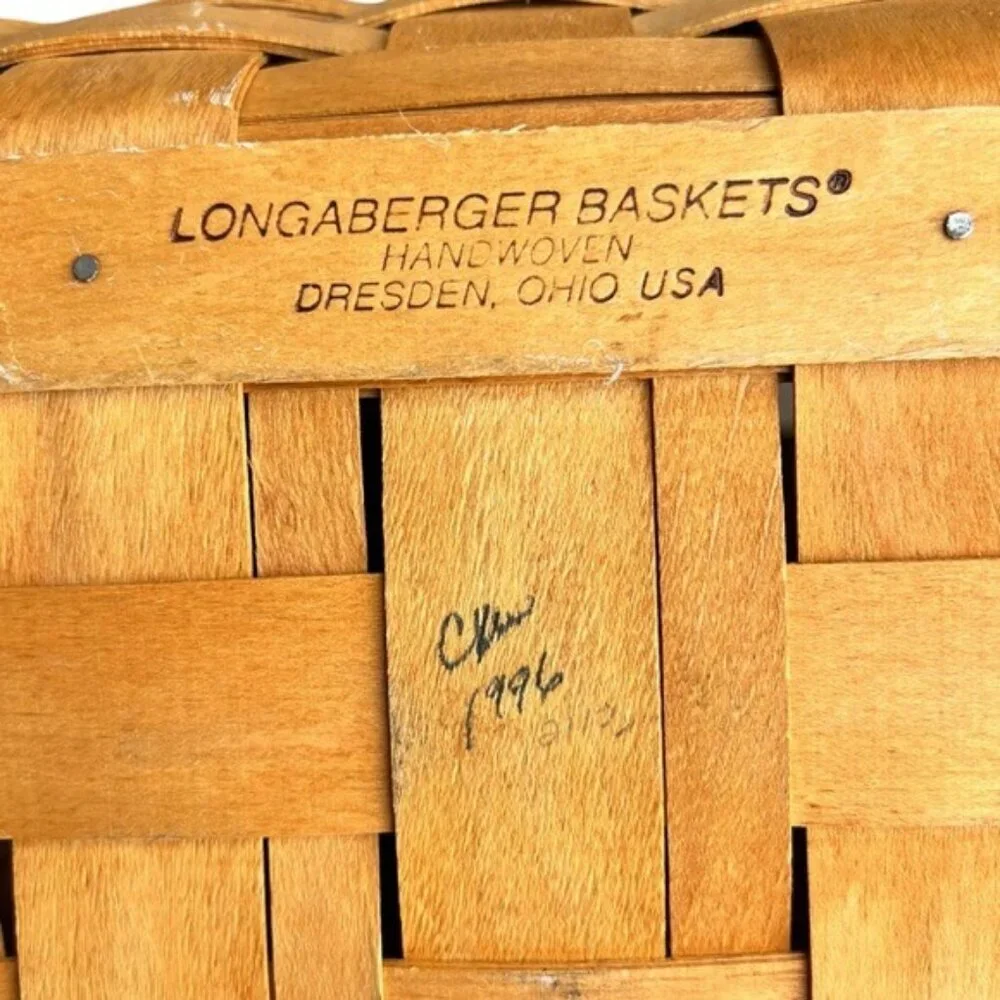🌻Vintage Longaberger Basket with book 